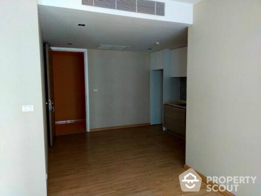 1-BR Condo at The Room Sukhumvit 21 near MRT Sukhumvit