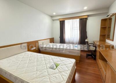 2 Bedrooms plus Study room Furnished condo Sukhumvit 39 Phrom Phomg - Watthana