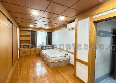2 Bedrooms plus Study room Furnished condo Sukhumvit 39 Phrom Phomg - Watthana
