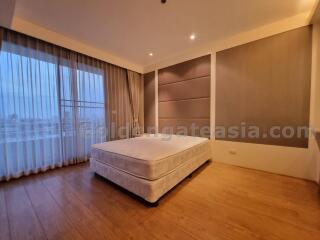 3 Bedrooms Furnished Apartment with large terrace - Ekkamai