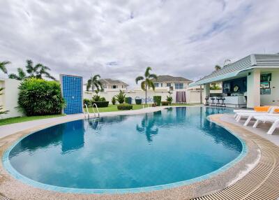 5 Bedrooms House in Green Field Villa 4 East Pattaya H009966