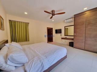 4 Bedrooms House in Pattaya Hill Village 2 East Pattaya H009863