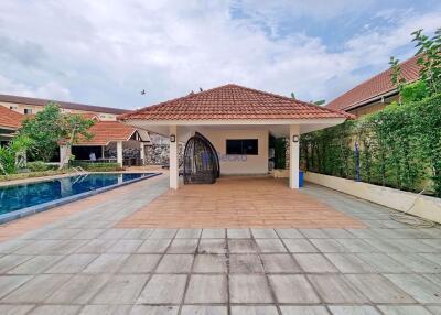 4 Bedrooms House in Pattaya Hill Village 2 East Pattaya H009863