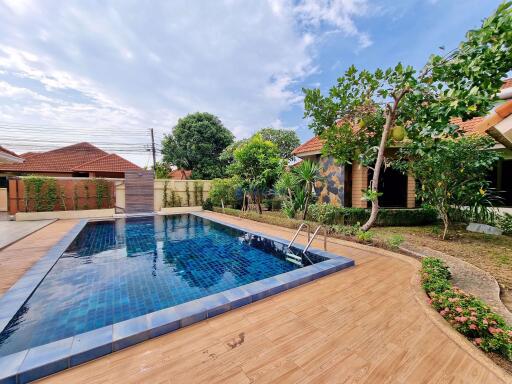 4 Bedrooms House in Pattaya Hill Village 2 East Pattaya H009863