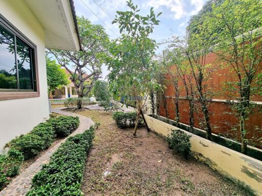 4 Bedrooms House in Pattaya Hill Village 2 East Pattaya H009863