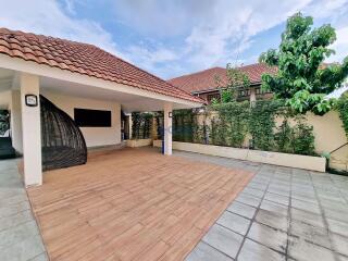 4 Bedrooms House in Pattaya Hill Village 2 East Pattaya H009863