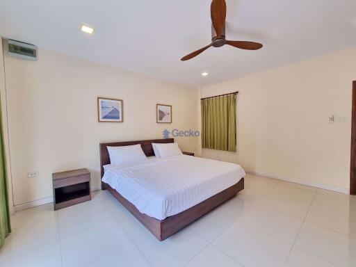 4 Bedrooms House in Pattaya Hill Village 2 East Pattaya H009863