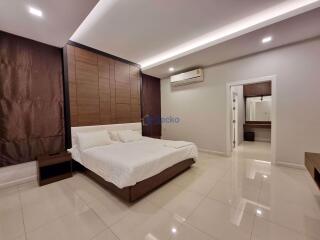 4 Bedrooms House in Pattaya Hill Village 2 East Pattaya H009863