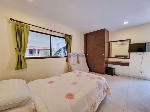 4 Bedrooms House in Pattaya Hill Village 2 East Pattaya H009863