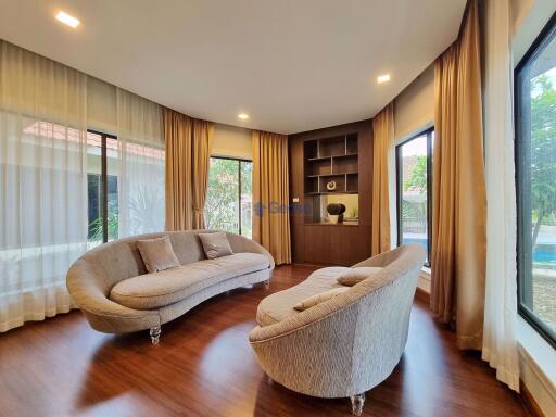 4 Bedrooms House in Pattaya Hill Village 2 East Pattaya H009863