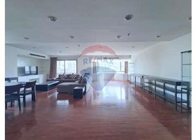 265 Sqm., 3 Beds, 3 Baths Condo listed for ฿ 80,000./Month