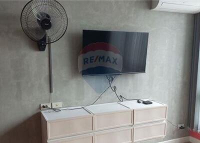 FOR SALE: Renovated 1-Bedroom Plus Office Condo at Click Condominium, Sukhumvit Soi 65