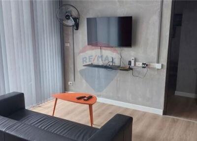 FOR SALE: Renovated 1-Bedroom Plus Office Condo at Click Condominium, Sukhumvit Soi 65