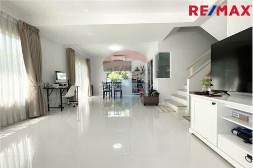 Semi-detached house for sale, Thung Khru, Villagio Village, Pracha Uthit 90.