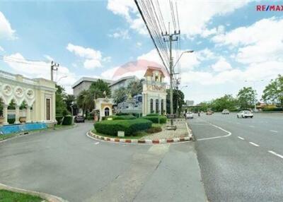 230 Sqm., 3 Beds Townhouse listed for ฿ 6,200,000.