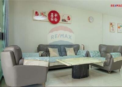 230 Sqm., 3 Beds Townhouse listed for ฿ 6,200,000.