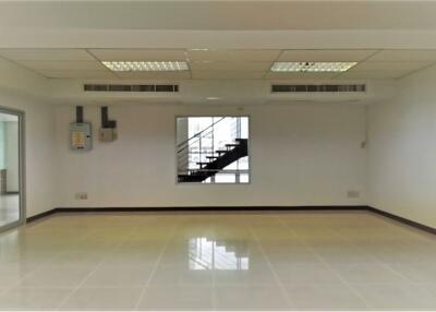 Affordable Office + Warehouse in City Center