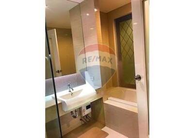 35 Sqm., 1 Bed, 1 Bath Condo listed for ฿ 2,805,000.