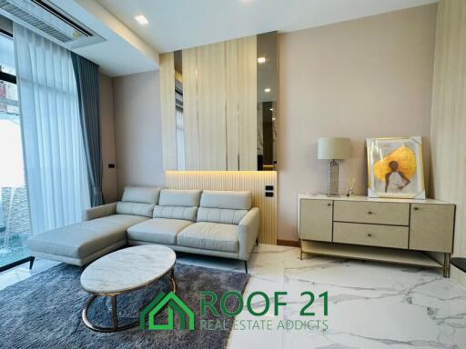 Two-Storey Townhouse with Private Pool, Ideal for Daily Rental Investment, Conveniently Located Near Sukhumvit Road in Na Kluea