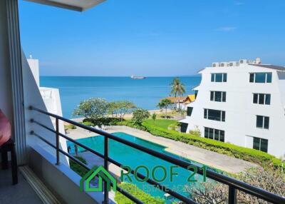 For rent ! Beach front townhouse Located at Chomtalay resort Jomtien