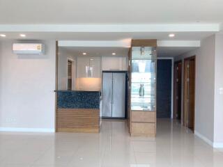 3 bed Condo in Watermark Chaophraya Khlong Ton Sai Sub District C017737