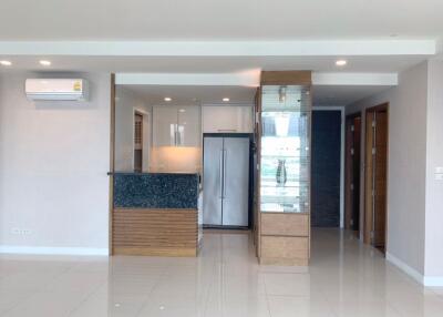 3 bed Condo in Watermark Chaophraya Khlong Ton Sai Sub District C017737