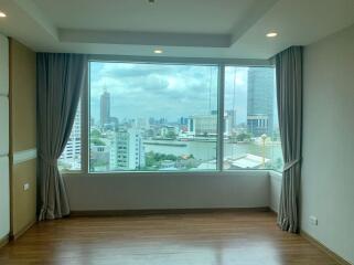 3 bed Condo in Watermark Chaophraya Khlong Ton Sai Sub District C017737