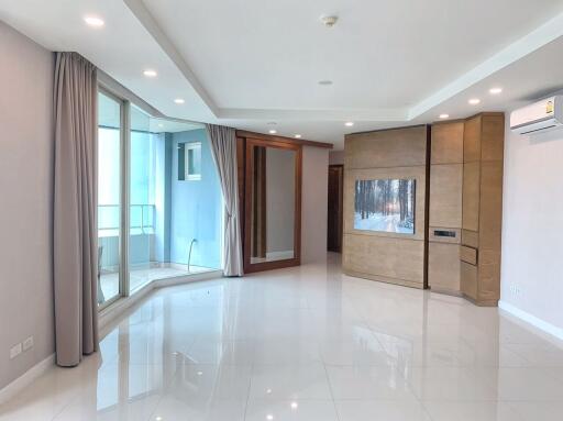 3 bed Condo in Watermark Chaophraya Khlong Ton Sai Sub District C017737