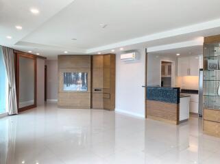 3 bed Condo in Watermark Chaophraya Khlong Ton Sai Sub District C017737