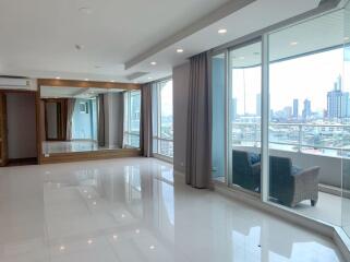 3 bed Condo in Watermark Chaophraya Khlong Ton Sai Sub District C017737