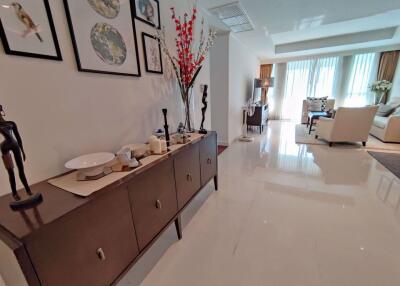 2 bed Condo in The Oleander Khlong Toei Nuea Sub District C017419