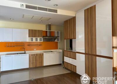 2-BR Condo at Chatrium Riverside Condominium near BTS Saphan Taksin