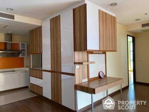 2-BR Condo at Chatrium Riverside Condominium near BTS Saphan Taksin