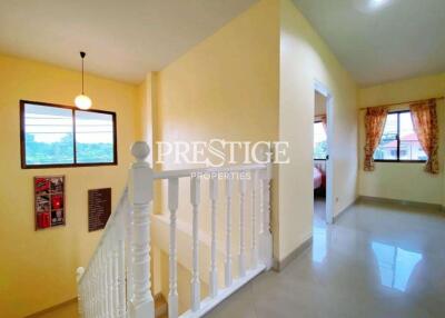 Royal View Village – 4 Bed 3 Bath in East Pattaya for PC8784