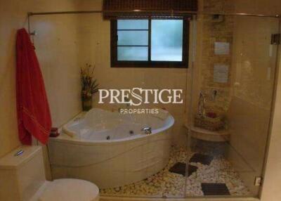 Asian House Village – 3 Bed 4 Bath in Jomtien PC1767