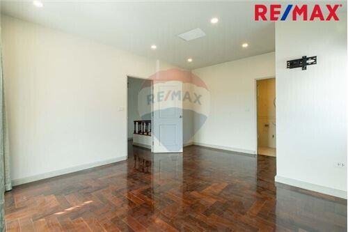 280 Sqm., 4 Beds Townhouse listed for ฿ 7,900,000.