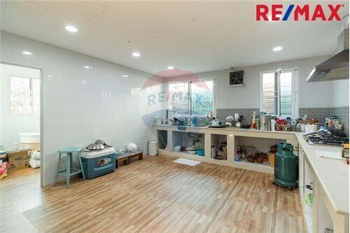 280 Sqm., 4 Beds Townhouse listed for ฿ 7,900,000.