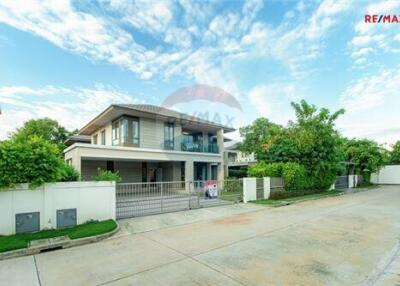 278 Sqm., 4 Beds Townhouse listed for ฿ 21,500,000.