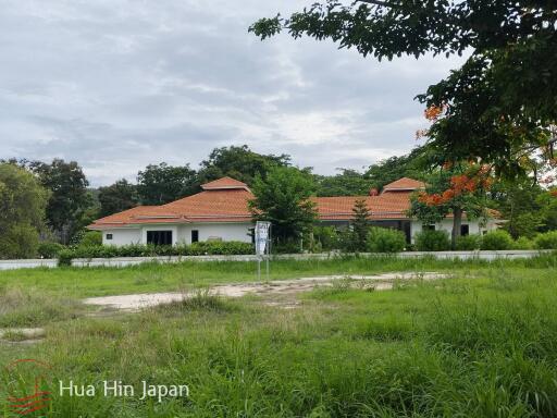 A Grand 3 Bedroom Balinese Style Pool Villa on Large Plot for Sale on Palm Hills Golf Course