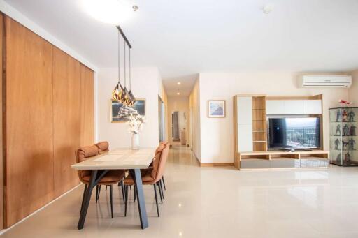 Rarely Available Three-Bedroom Apartment with 119 sq.m on 31st Floor, For Sale