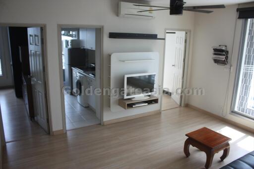 2 Bedrooms Furnished Condo on high floor close to BTS - Sathorn