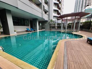 Spacious 3 Bedrooms Furnished Apartment with big Balcony for Rent, Asok BTS