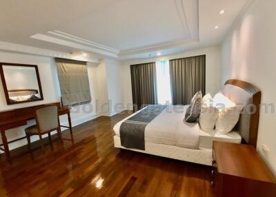 Spacious 3 Bedrooms Furnished Apartment with big Balcony for Rent, Asok BTS