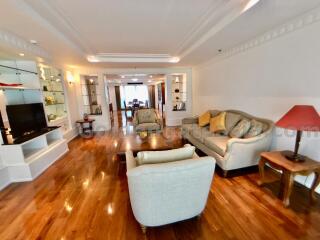 Spacious 3 Bedrooms Furnished Apartment with big Balcony for Rent, Asok BTS