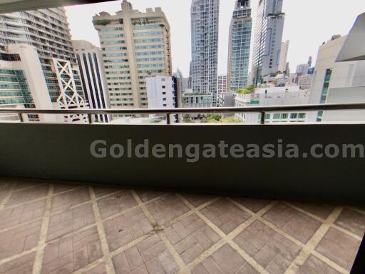 Spacious 3 Bedrooms Furnished Apartment with big Balcony for Rent, Asok BTS