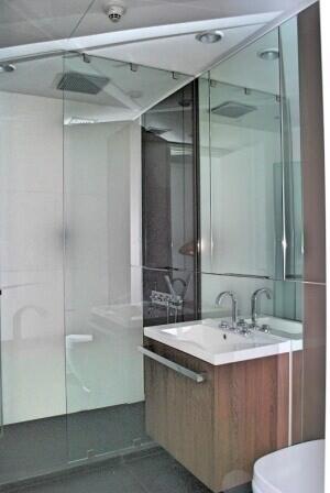 185 Rajadamri 2 bedroom condo for rent