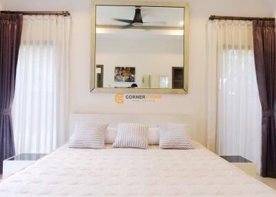 2 Bedrooms bedroom House in Baan Dusit Pattaya Park Huay Yai