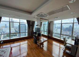 Condo for Sale at Baan Sathorn Chaopraya