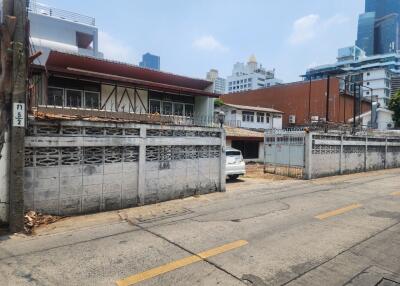 Street view of the property showing the exterior and surroundings