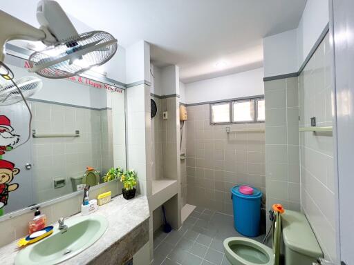 Spacious bathroom with modern amenities